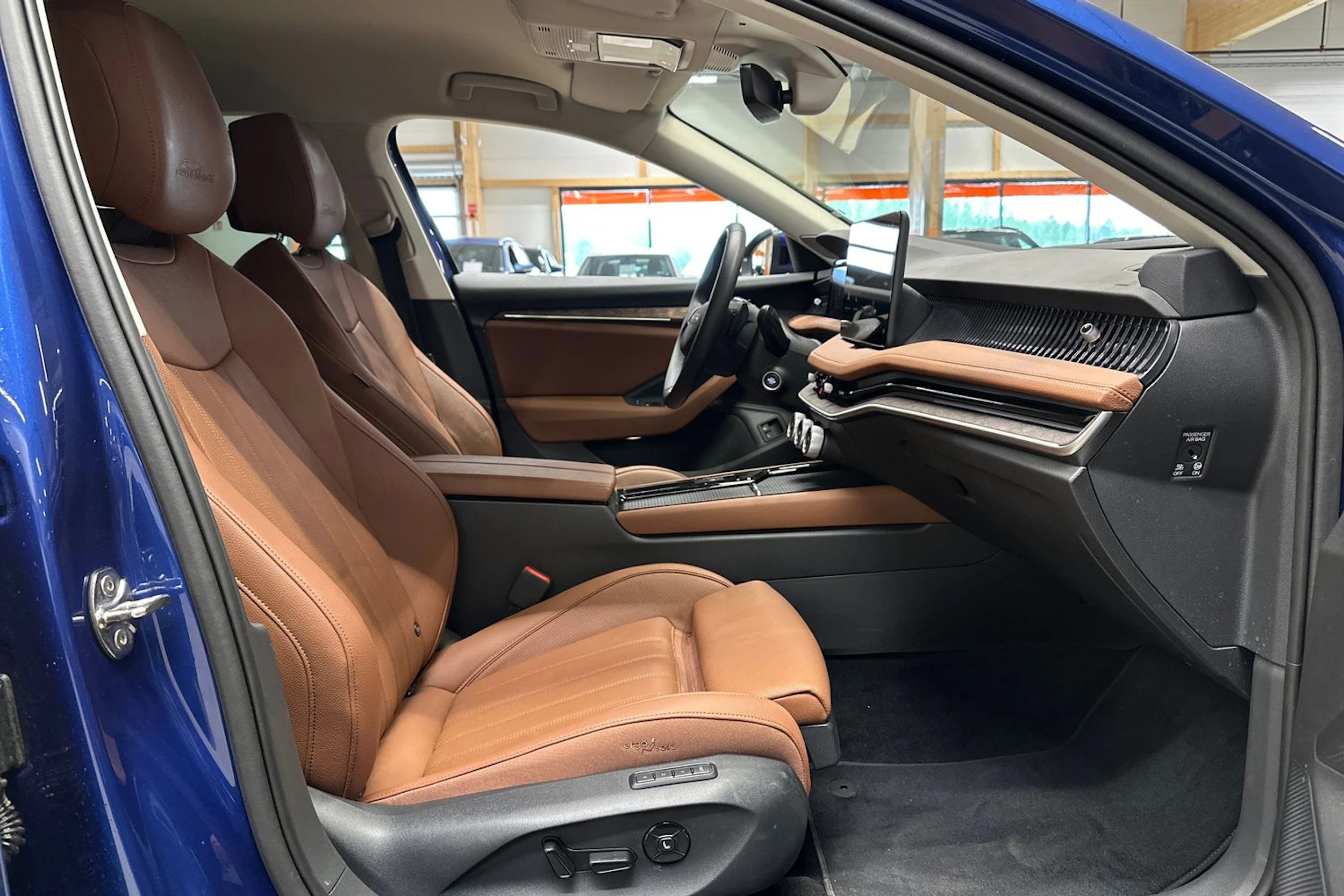 sininen Skoda Superb 2025 kuva 15.