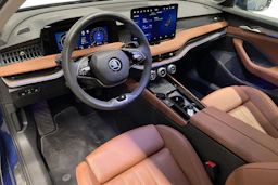 sininen Skoda Superb 2025 kuva 8.