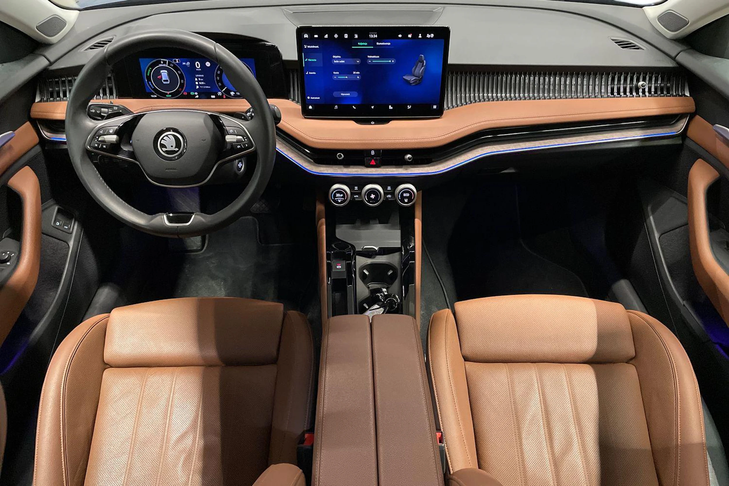 sininen Skoda Superb 2025 kuva 9.