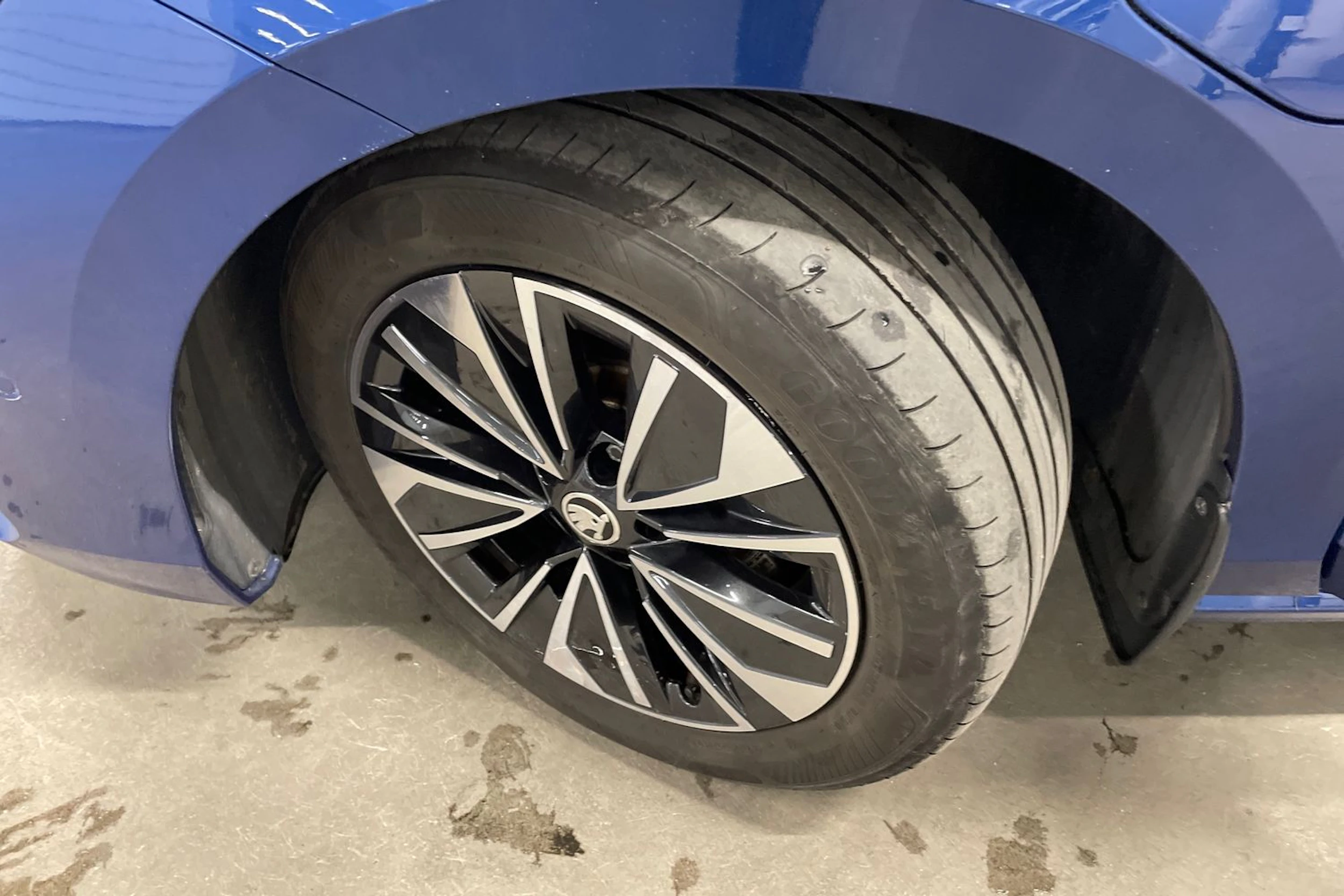 sininen Skoda Superb 2025 kuva 13.