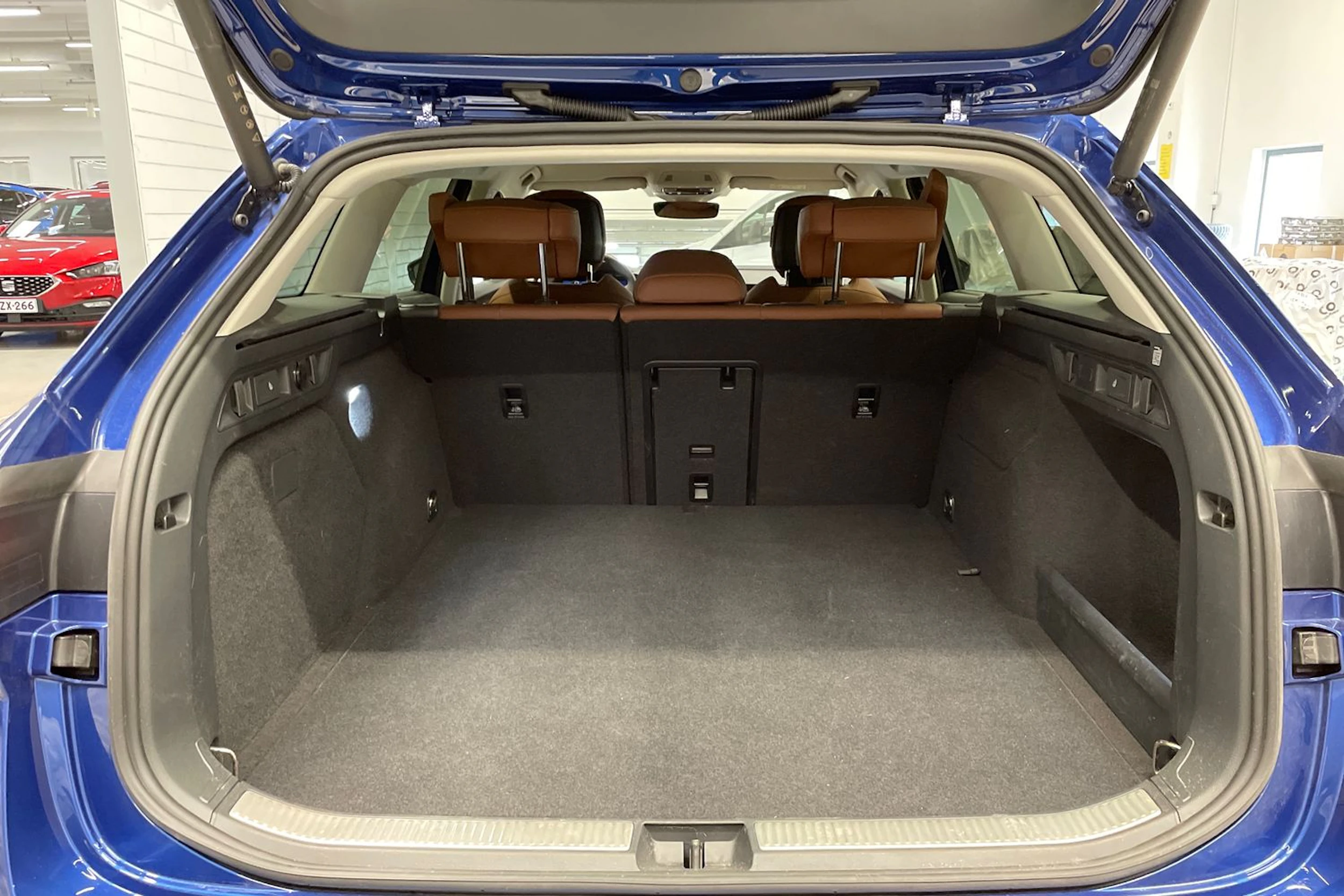 sininen Skoda Superb 2025 kuva 16.