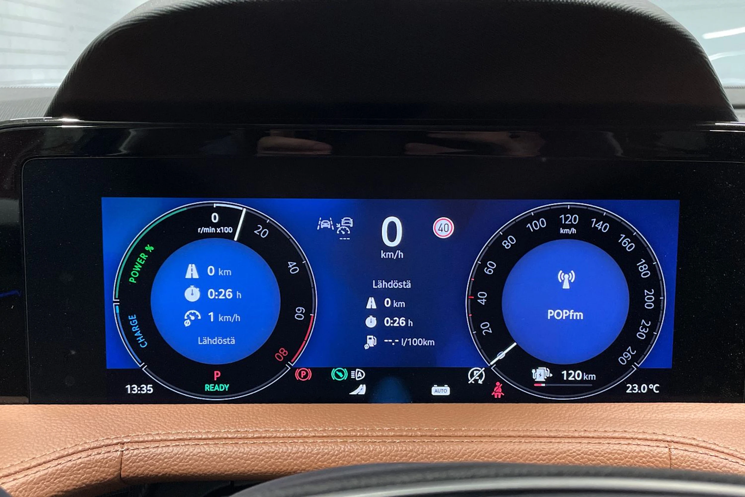 sininen Skoda Superb 2025 kuva 17.
