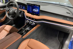 sininen Skoda Superb 2025 kuva 37.