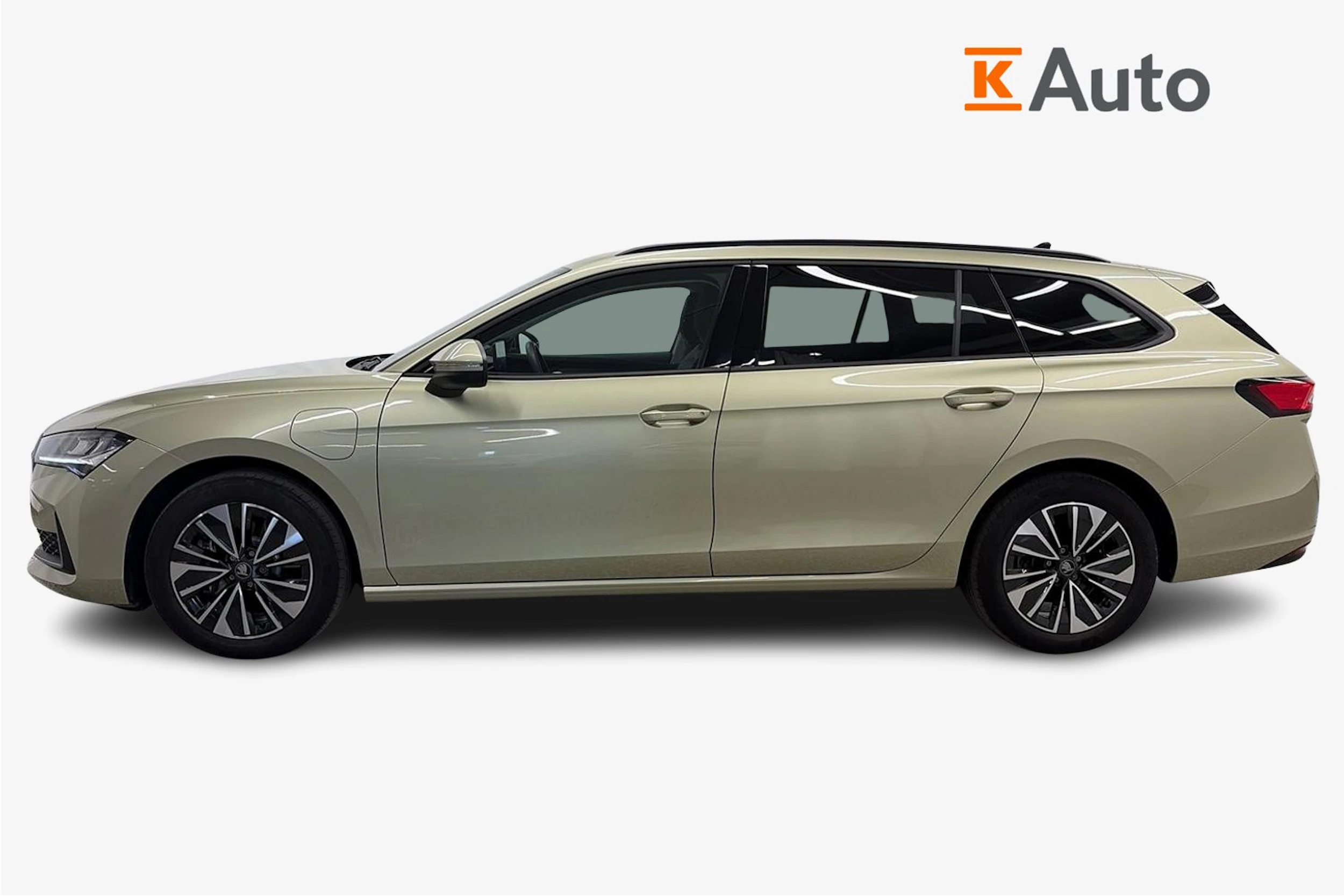 beige Skoda Superb 2025 kuva 5.