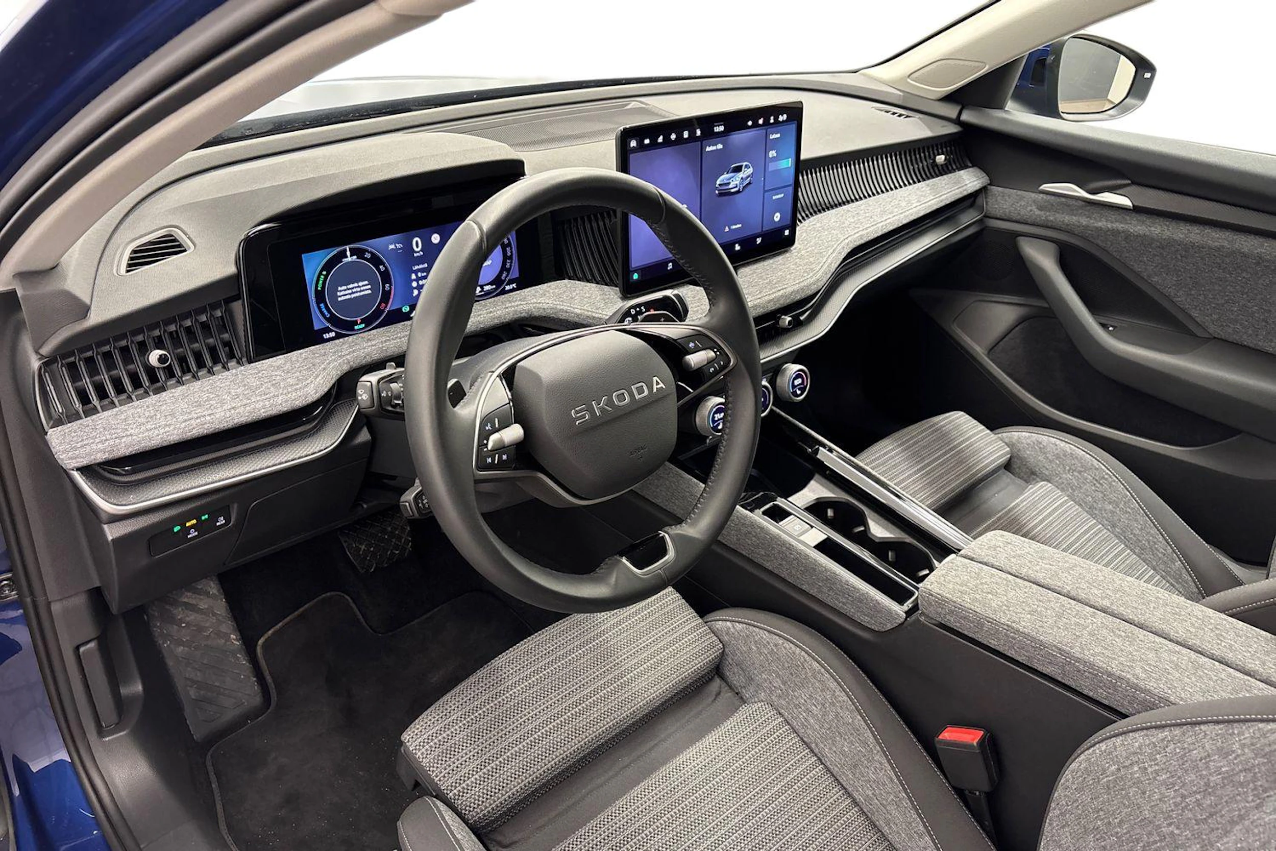 sininen Skoda Superb 2025 kuva 8.