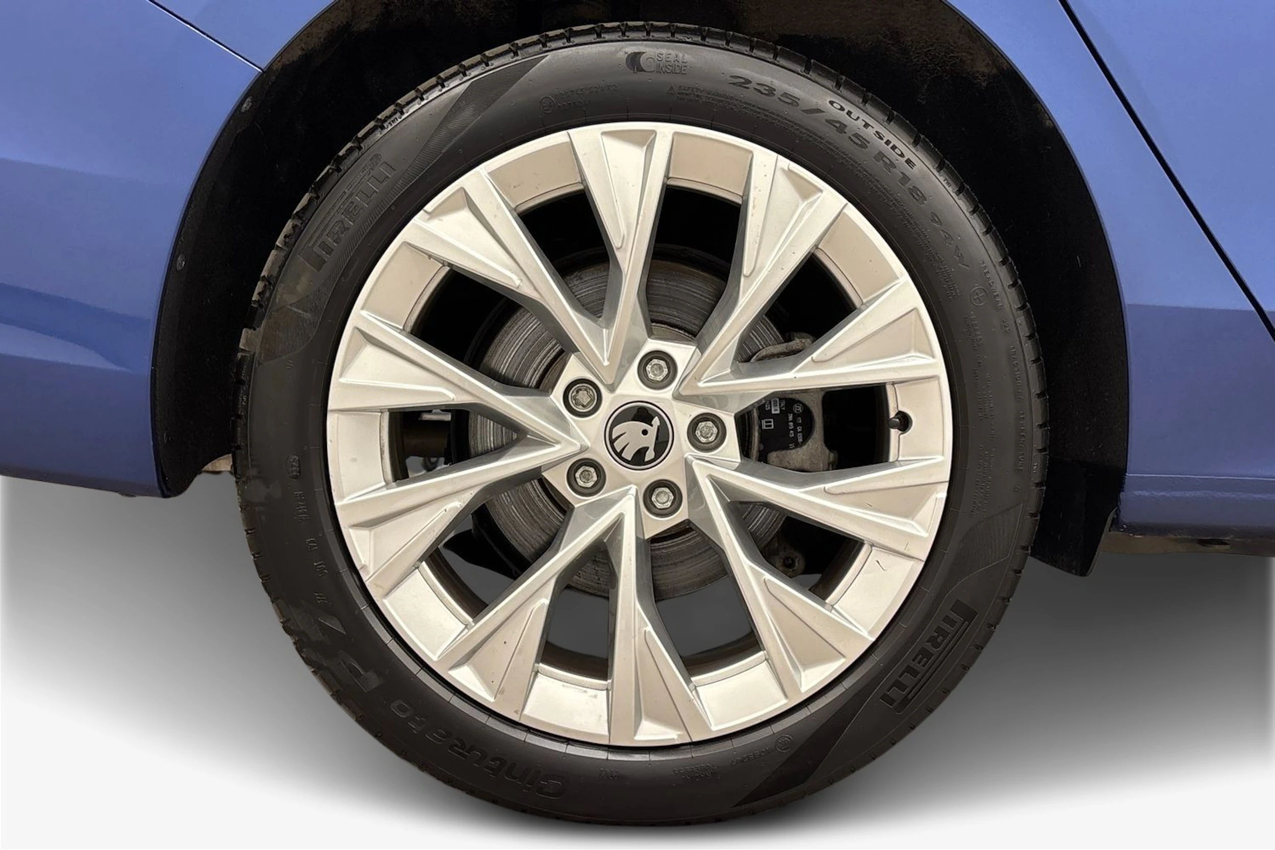 sininen Skoda Superb 2025 kuva 12.