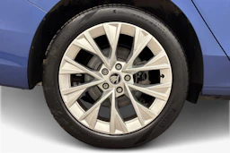 sininen Skoda Superb 2025 kuva 12.