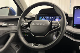 sininen Skoda Superb 2025 kuva 15.