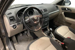ruskea (beige) Skoda Yeti 2009 kuva 3.