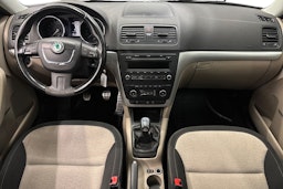 ruskea (beige) Skoda Yeti 2009 kuva 9.