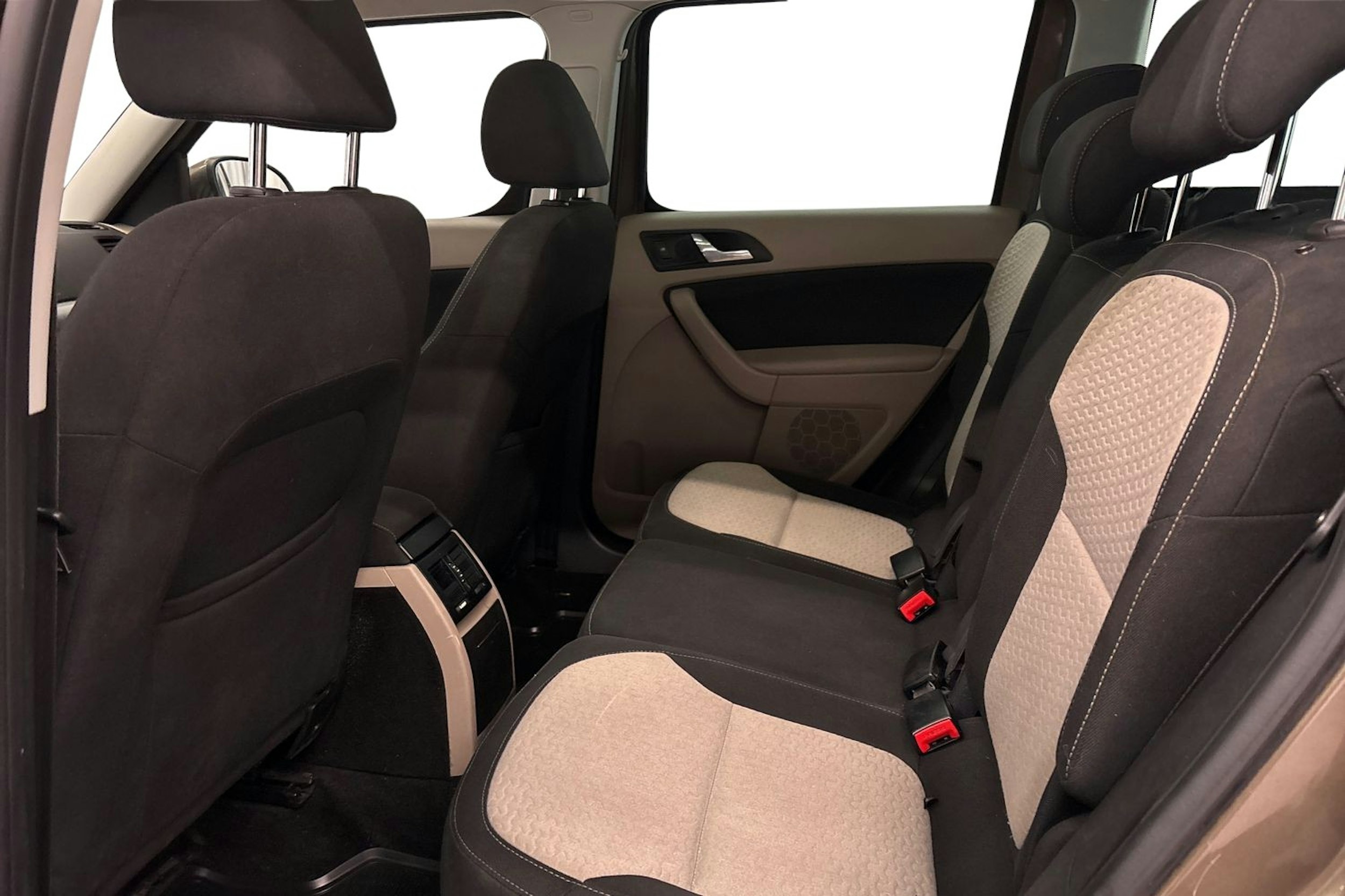 ruskea (beige) Skoda Yeti 2009 kuva 10.