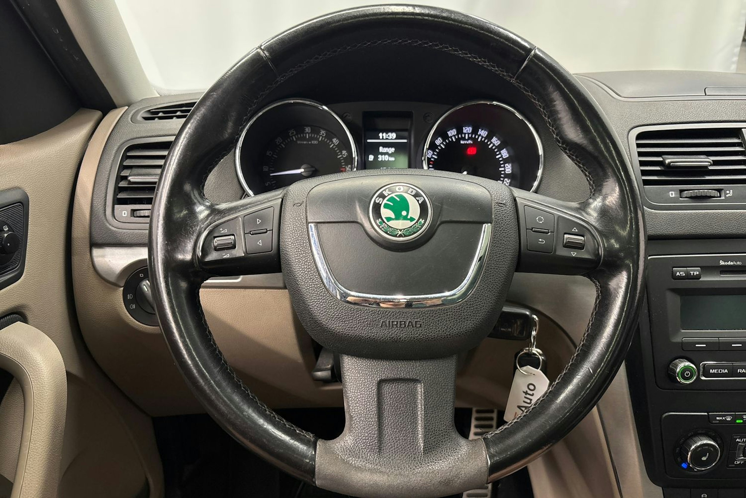 ruskea (beige) Skoda Yeti 2009 kuva 19.
