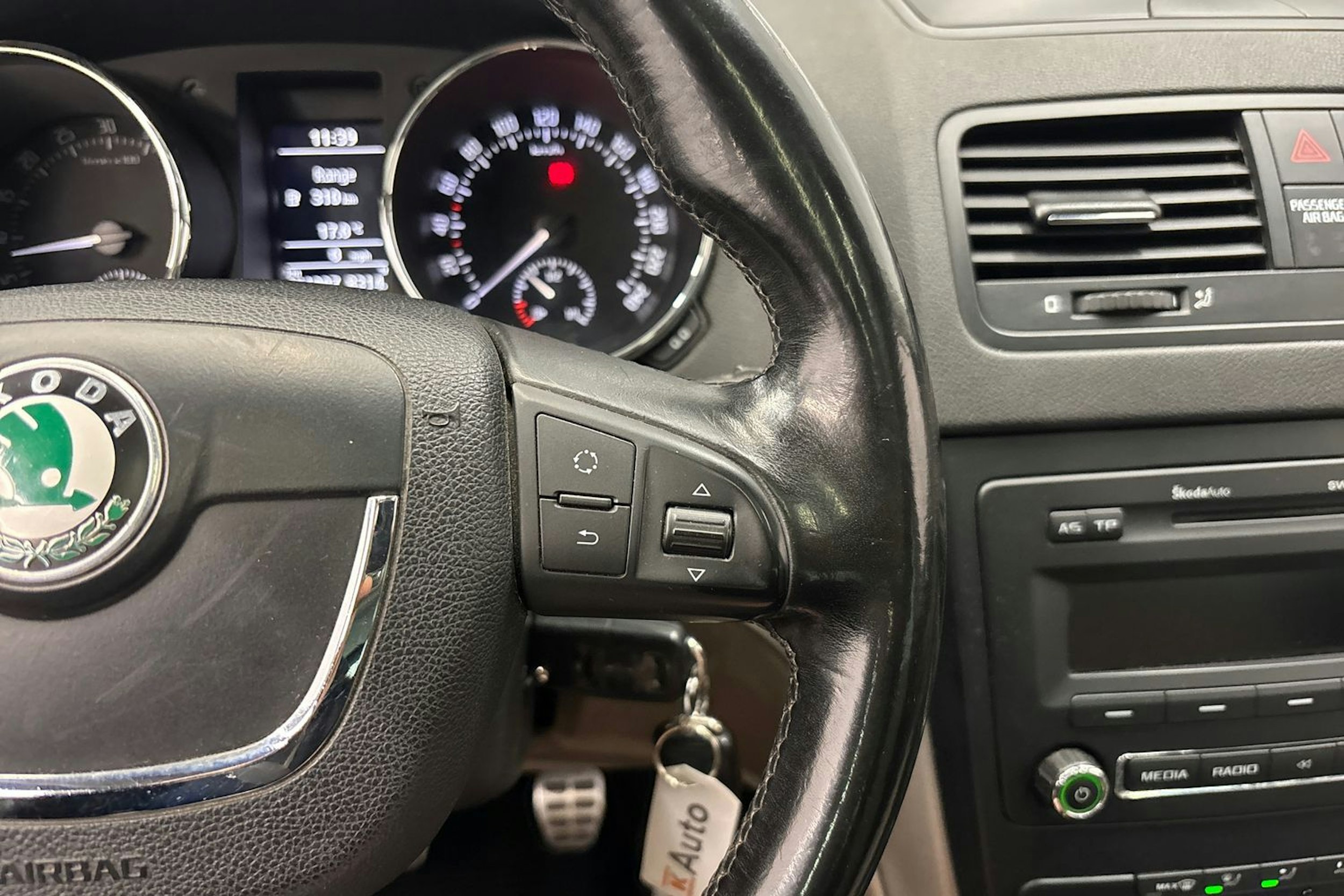ruskea (beige) Skoda Yeti 2009 kuva 21.