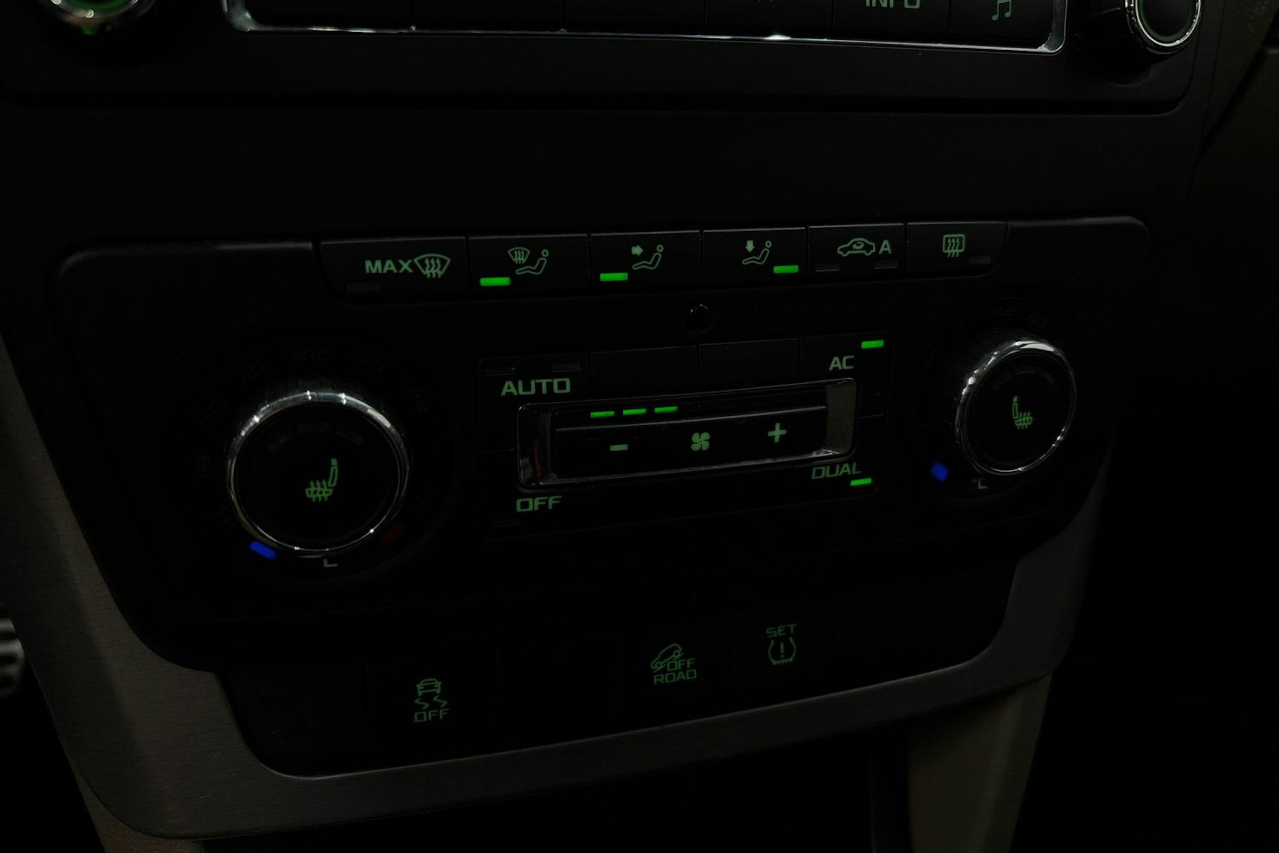 ruskea (beige) Skoda Yeti 2009 kuva 25.
