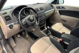 harmaa Skoda Yeti 2010 kuva 3.