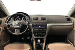 harmaa Skoda Yeti 2010 kuva 7.