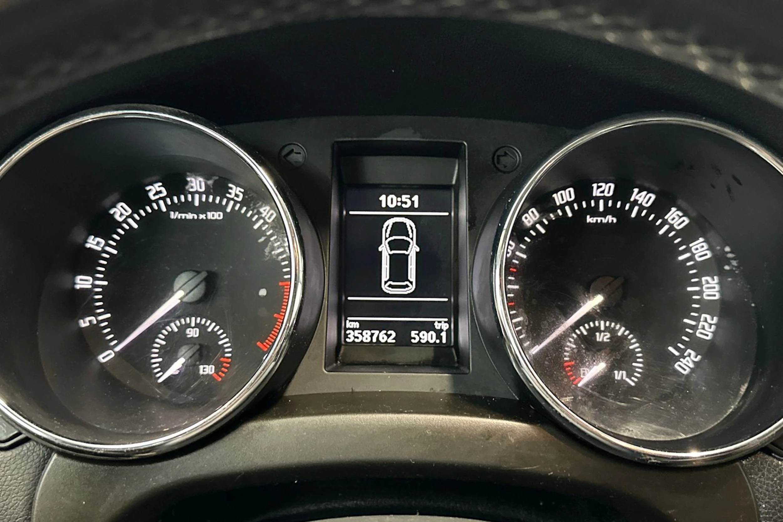 harmaa Skoda Yeti 2010 kuva 17.