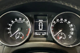 harmaa Skoda Yeti 2010 kuva 17.