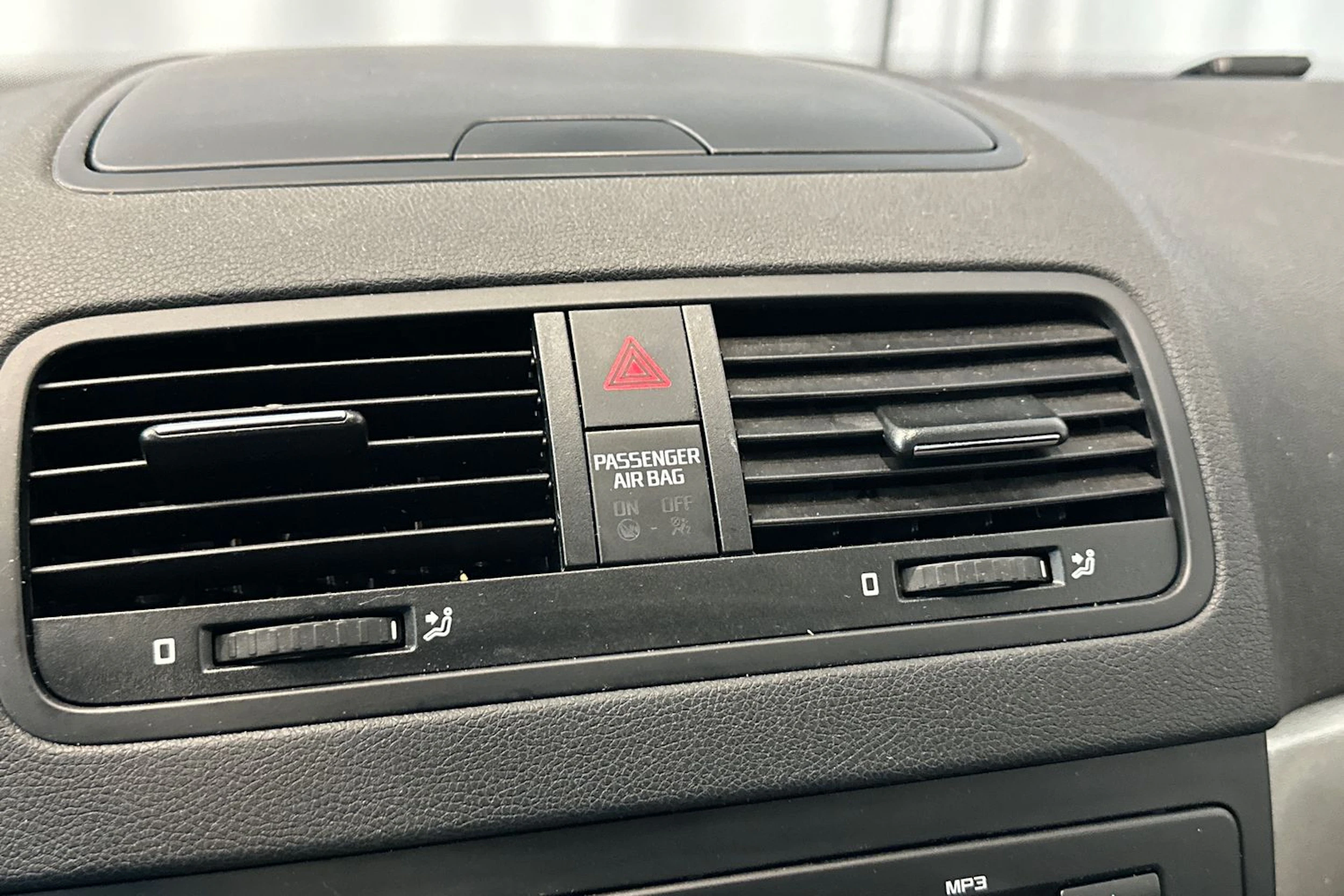 harmaa Skoda Yeti 2010 kuva 18.