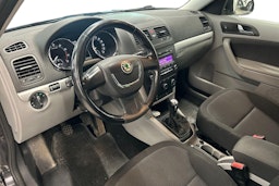 musta Skoda Yeti 2010 kuva 3.