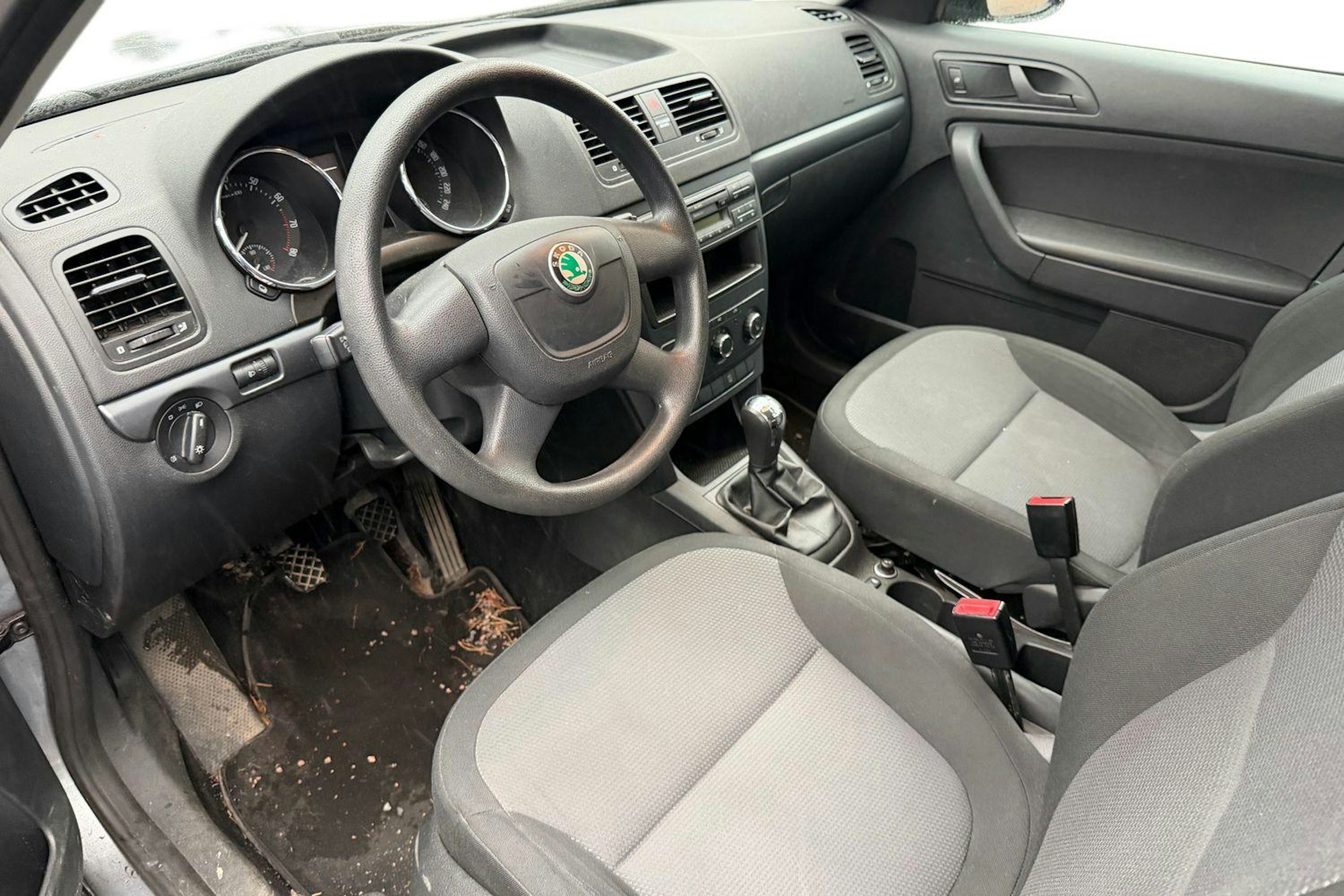 harmaa Skoda Yeti 2010 kuva 3.