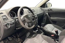 harmaa Skoda Yeti 2010 kuva 7.