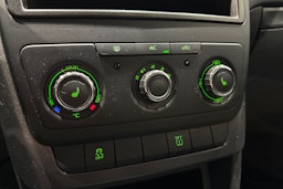 harmaa Skoda Yeti 2010 kuva 18.