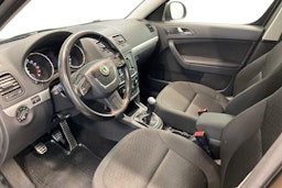 ruskea (beige) Skoda Yeti 2010 kuva 7.