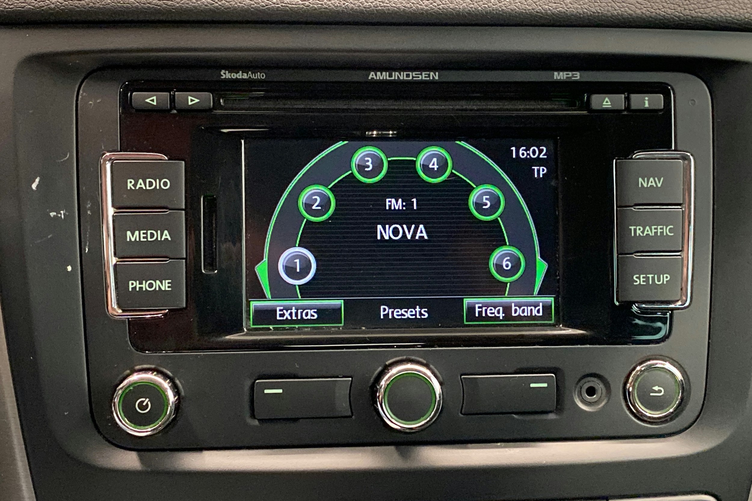 ruskea (beige) Skoda Yeti 2010 kuva 15.