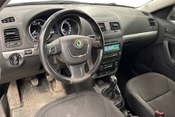 Ruskea (beige) Skoda Yeti 2011 kuva 6.
