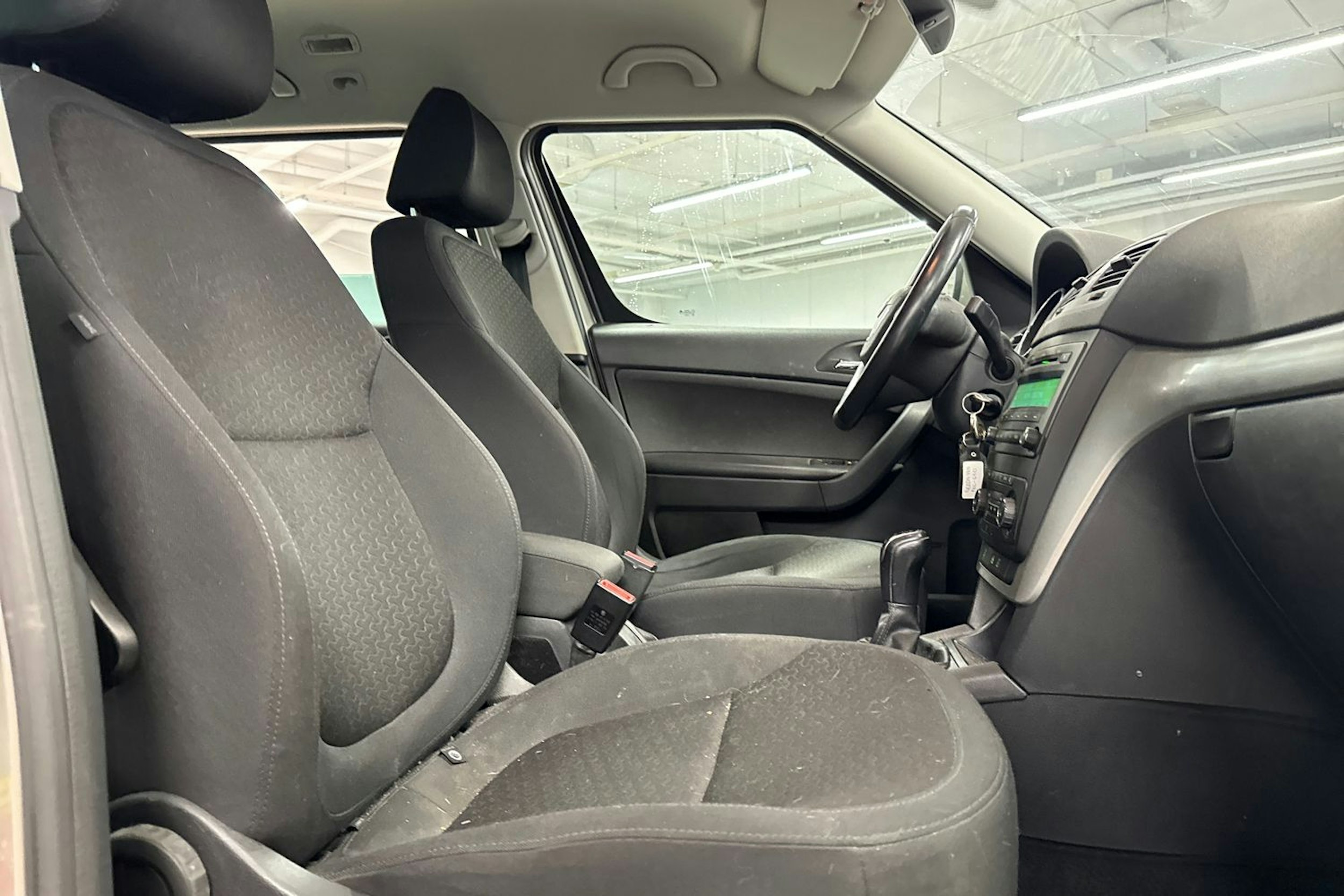 Ruskea (beige) Skoda Yeti 2011 kuva 10.