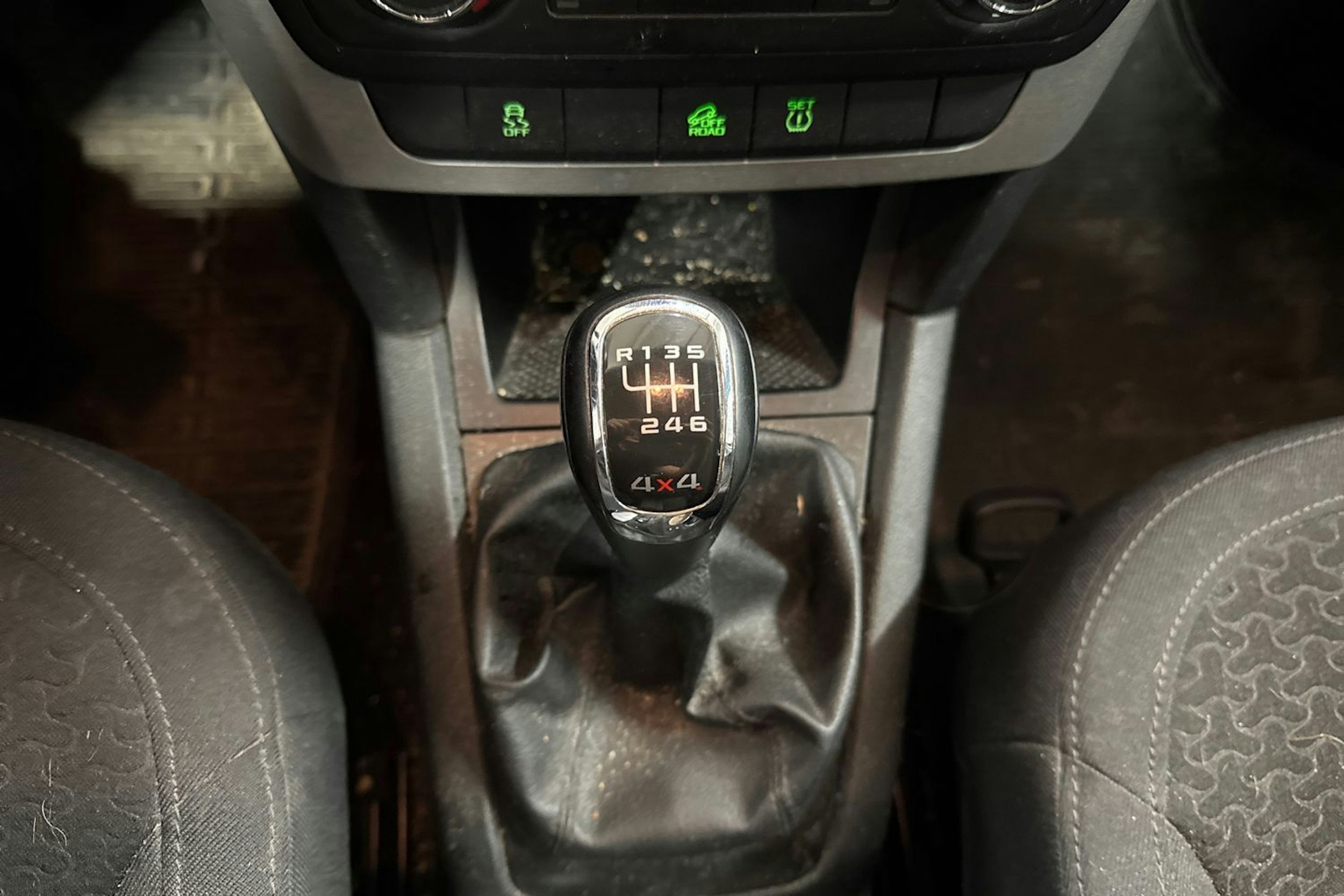 Ruskea (beige) Skoda Yeti 2011 kuva 14.