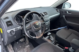 Sininen Skoda Yeti 2011 kuva 3.