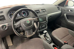 Punainen Skoda Yeti 2011 kuva 6.
