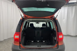 Punainen Skoda Yeti 2011 kuva 11.