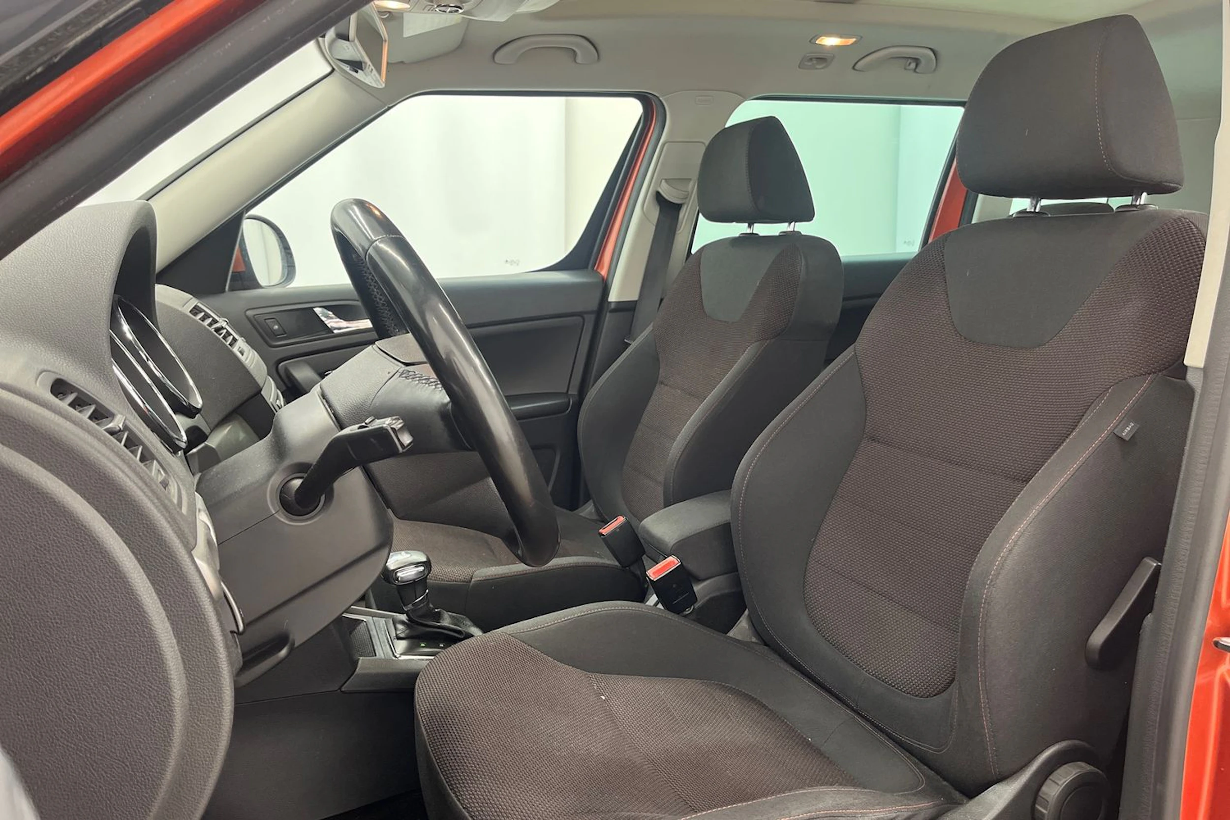 Punainen Skoda Yeti 2011 kuva 12.