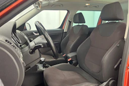 Punainen Skoda Yeti 2011 kuva 12.