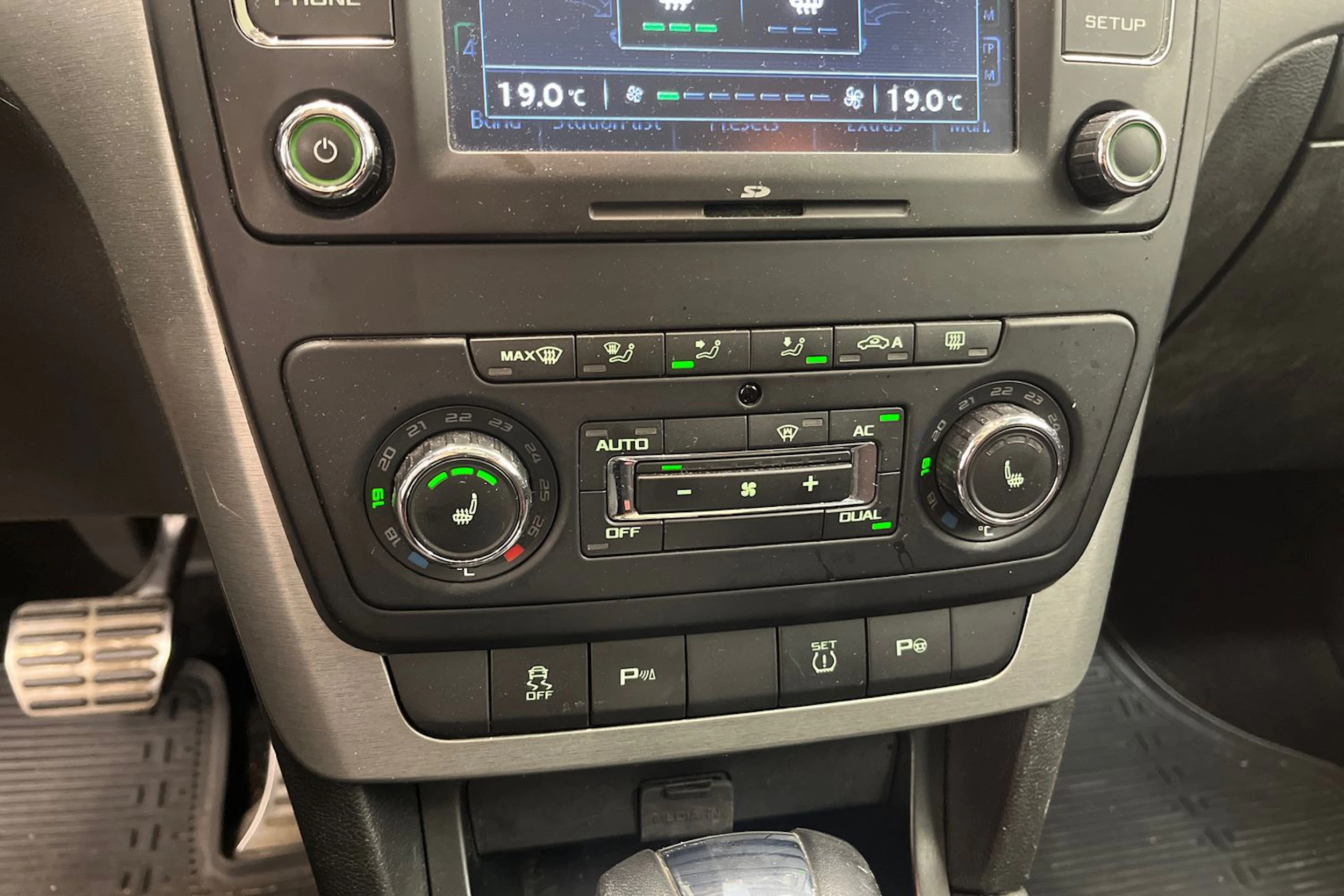 Punainen Skoda Yeti 2011 kuva 18.