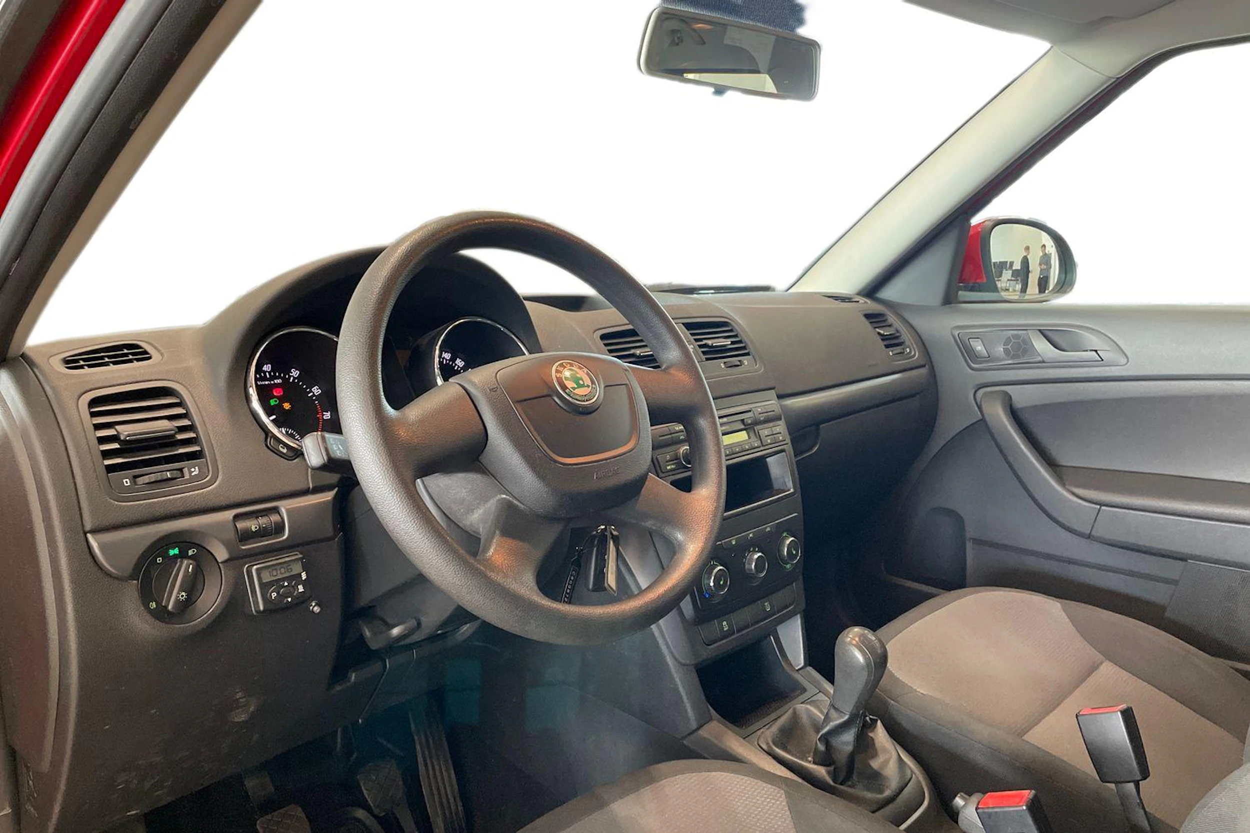 punainen Skoda Yeti 2012 kuva 8.