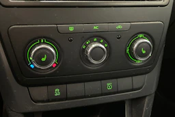 punainen Skoda Yeti 2012 kuva 20.