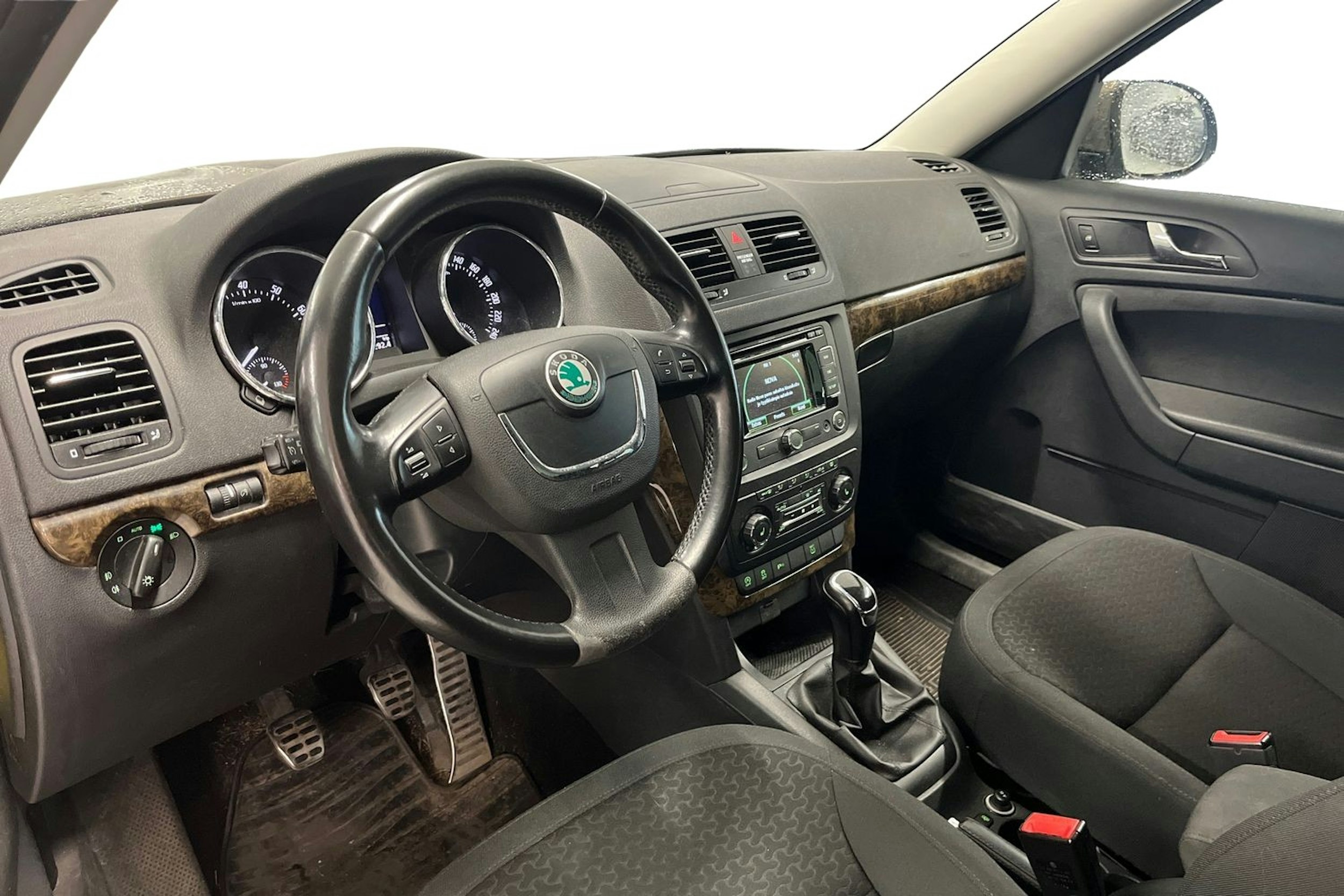 ruskea (beige) Skoda Yeti 2012 kuva 3.