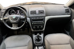 ruskea (beige) Skoda Yeti 2012 kuva 6.