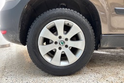 ruskea (beige) Skoda Yeti 2012 kuva 8.