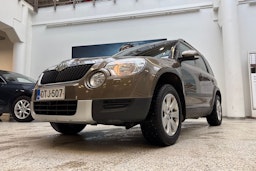 ruskea (beige) Skoda Yeti 2012 kuva 13.