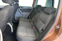 Oranssi Skoda Yeti 2012 kuva 8.