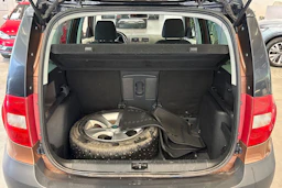 Oranssi Skoda Yeti 2012 kuva 10.