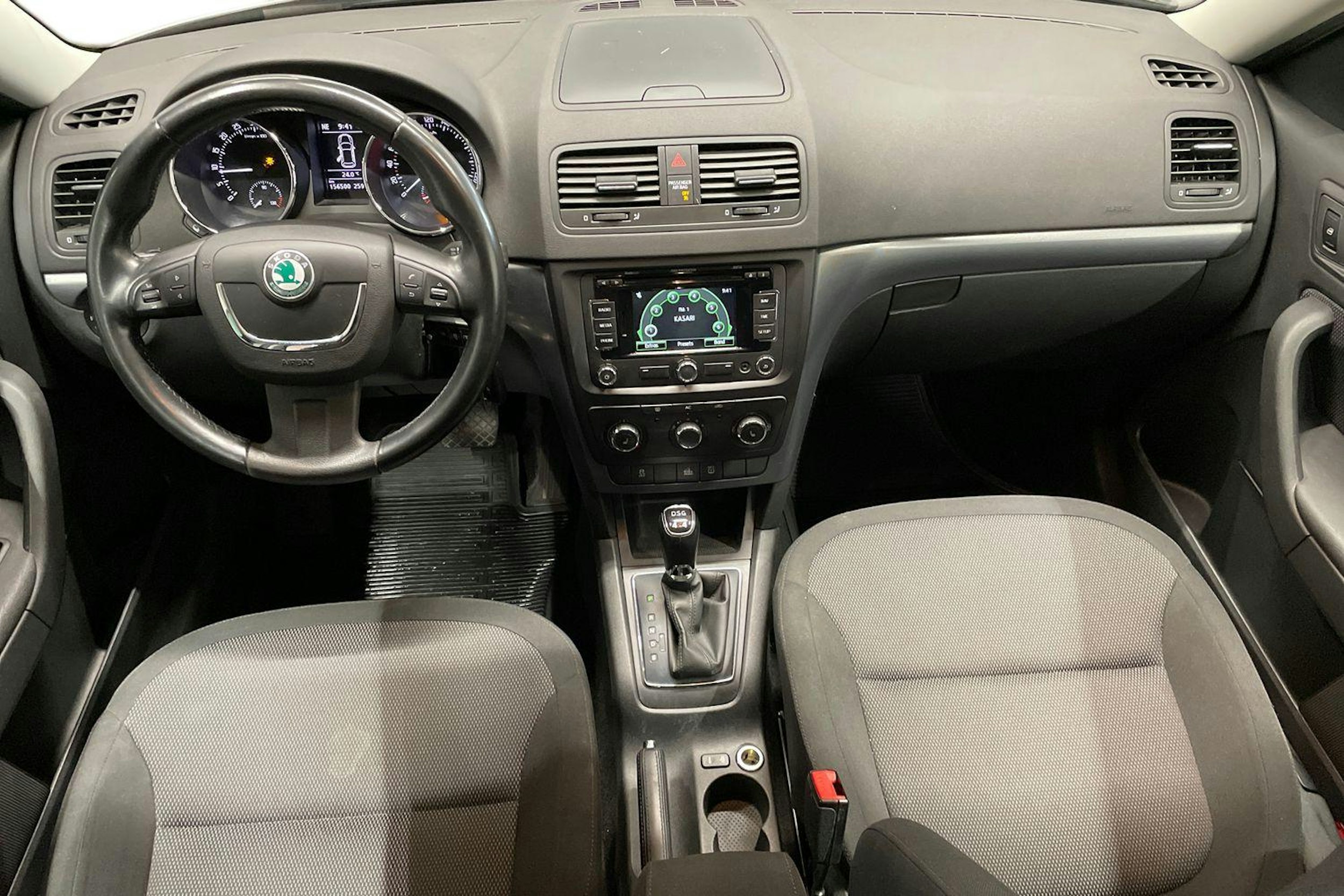 ruskea (beige) Skoda Yeti 2013 kuva 9.