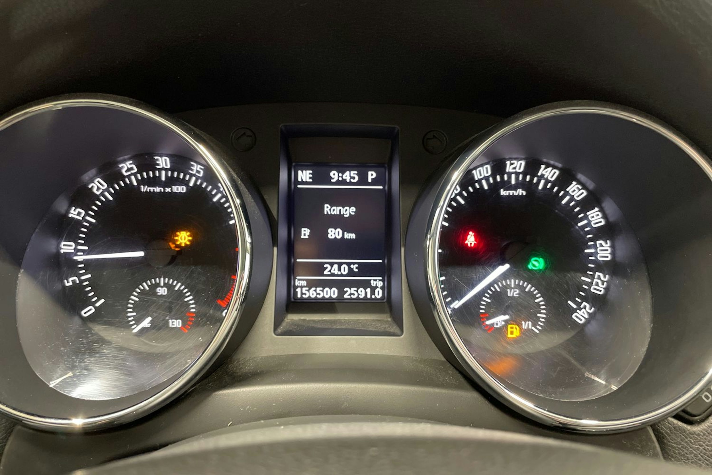 ruskea (beige) Skoda Yeti 2013 kuva 16.