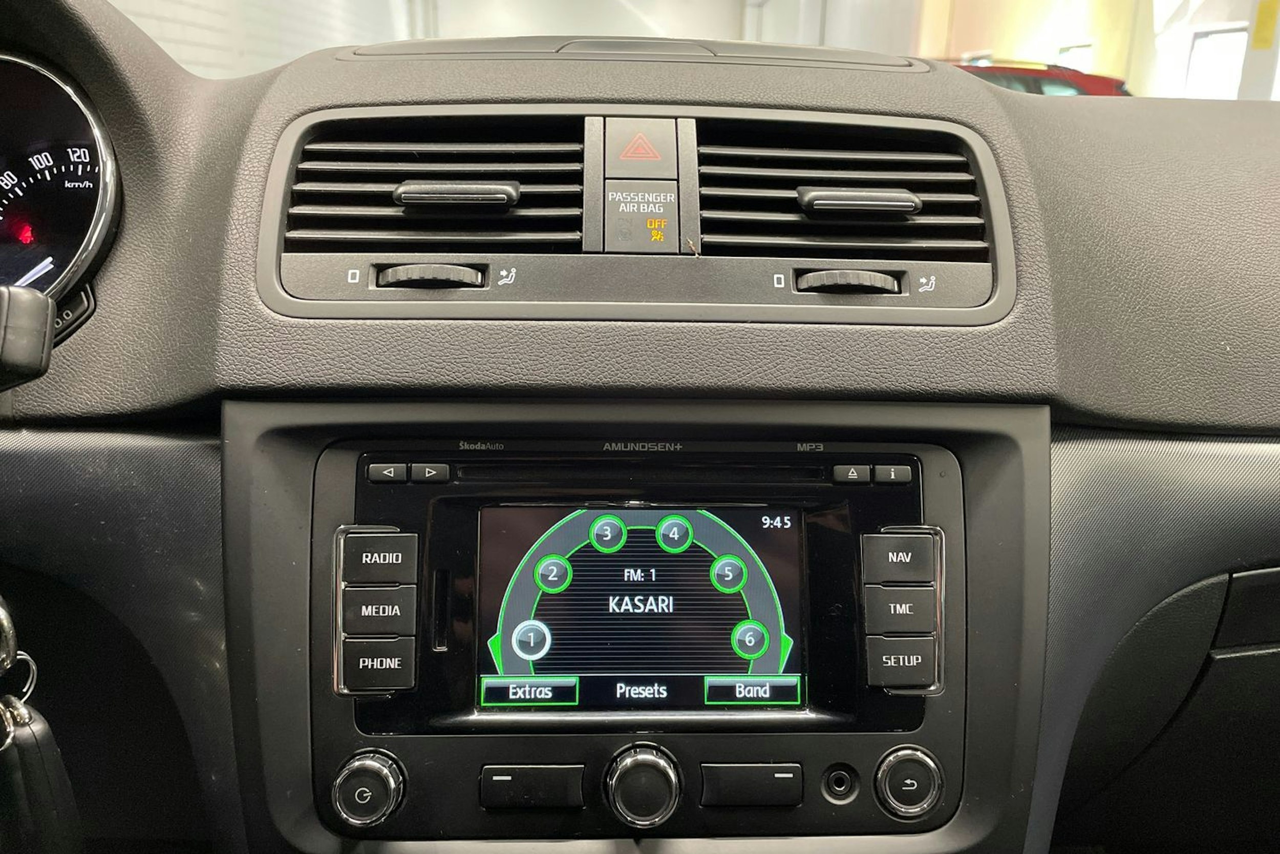 ruskea (beige) Skoda Yeti 2013 kuva 17.
