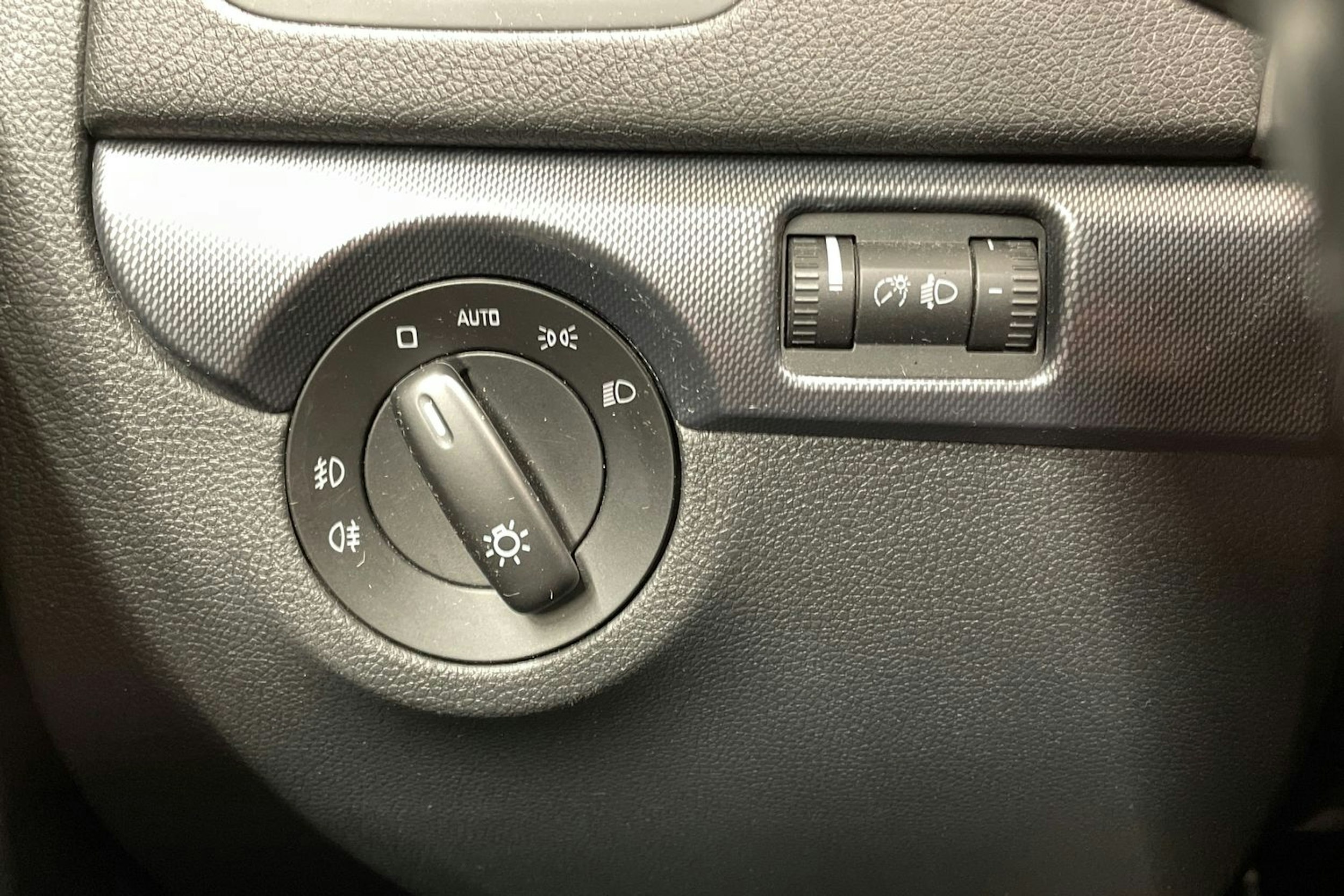 ruskea (beige) Skoda Yeti 2013 kuva 20.
